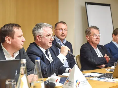 Evenimentul a fost moderat de inițiatorul  RePatriot, fost ministru al  Comunicațiilor și pentru  Societatea Informațională,  Marius Bostan