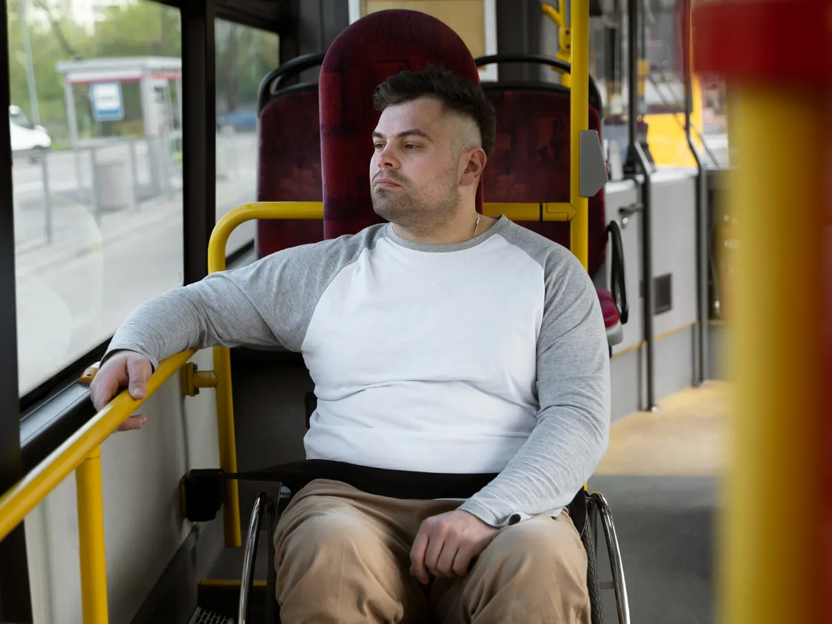 Persoană cu handicap - Foto: Freepik (Imagine cu rol ilustrativ)