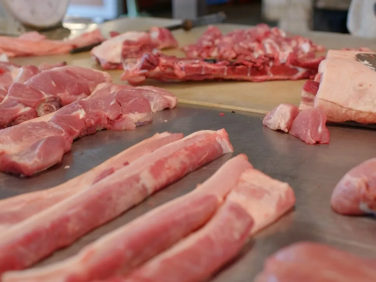 E lege! Magazinele din România nu mai pot comercializa produse din carne. Amenzi și de 300.000 lei - Foto: Profimedia Images/ Imagine cu caracter ilustrativ