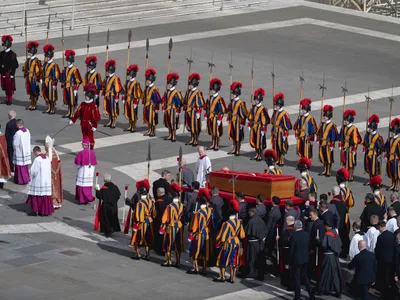 Garda Elvețiană îl va duce pe Papa Francisc pe ultimul drum - Foto: Profimedia Images (cu rol ilustrativ)