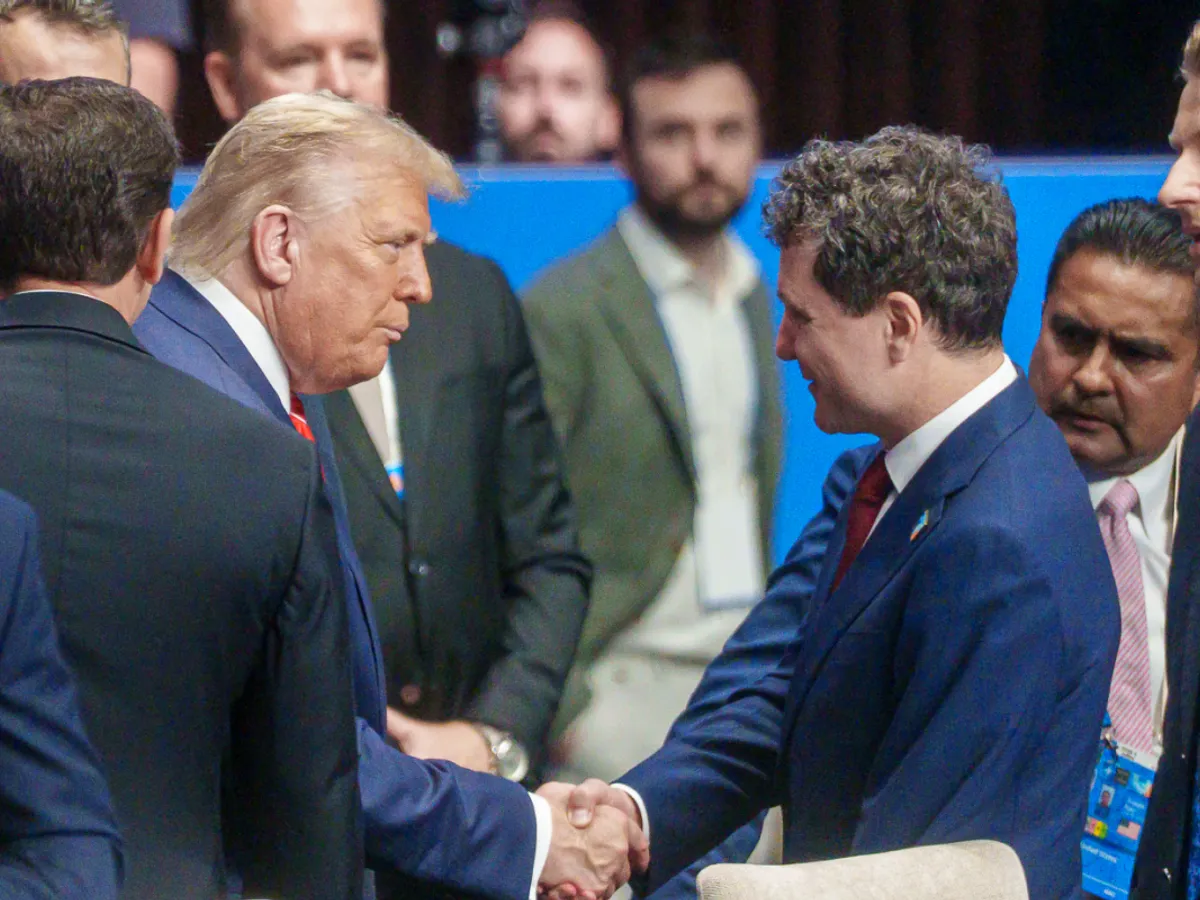 Donald Trump și Nicușor Dan - Foto: Profimedia images