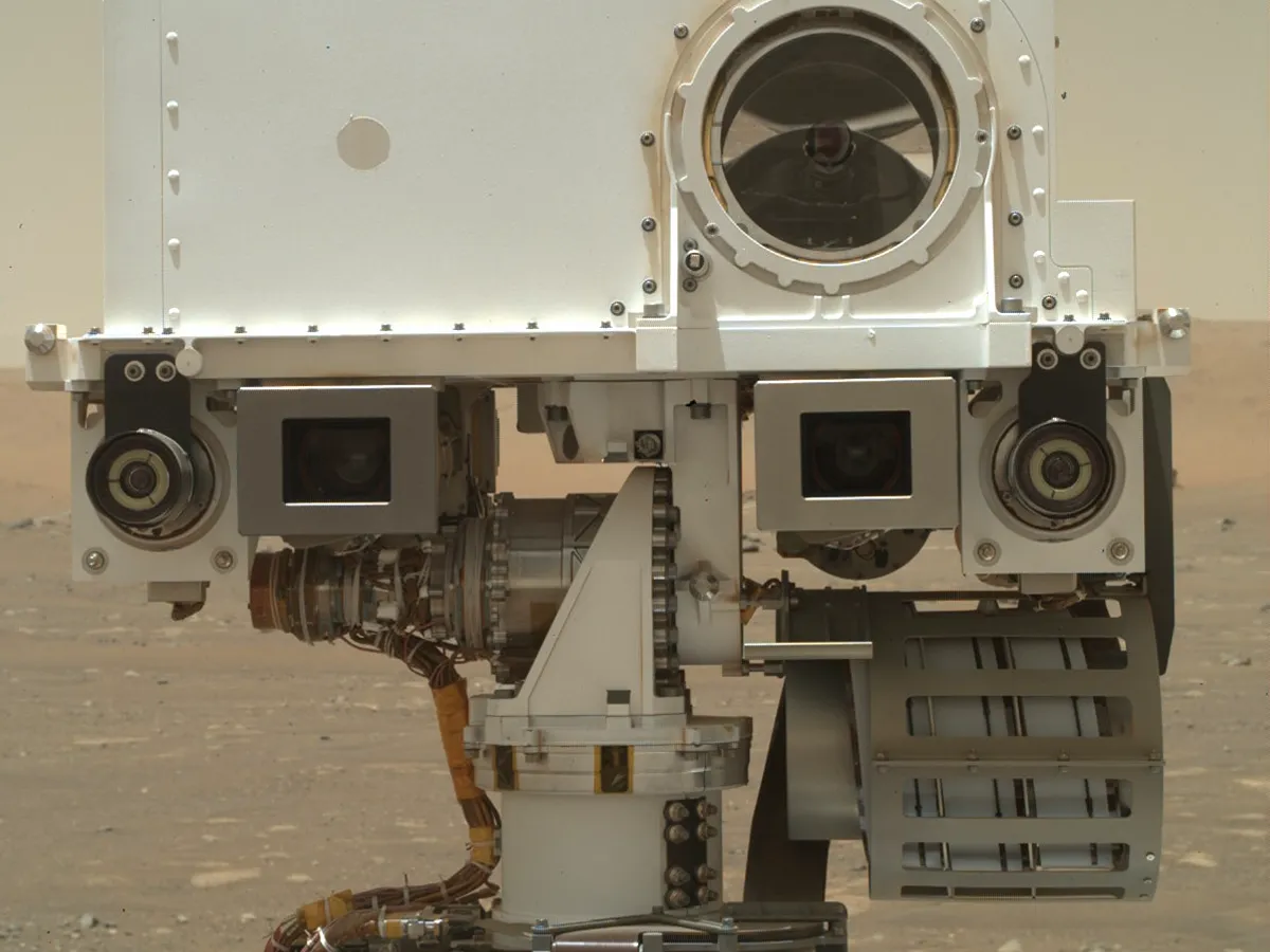 Un rover al NASA a detectat descărcări electrice - "minifulgere" - pe planeta Marte