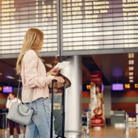 Femeie în aeroport Foto: Freepik (rol ilustrativ)