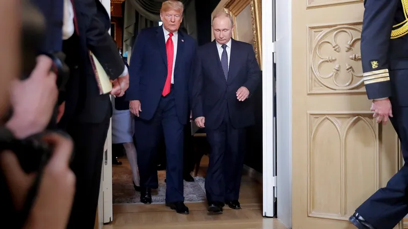 Trump îl amenință pe Putin înainte de summitul istoric din Alaska: „Vei suferi consecințe severe” - Foto: Profimedia images