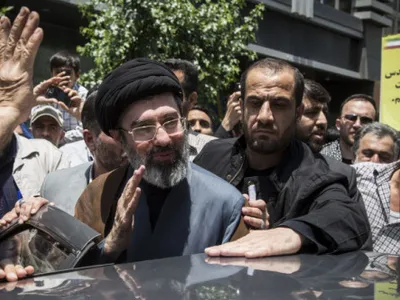 Motivul pentru care Mojtaba Khamenei „nu îl poate înlocui” pe tatăl său, Ali Khamenei. Cine deține acum puterea în Iran