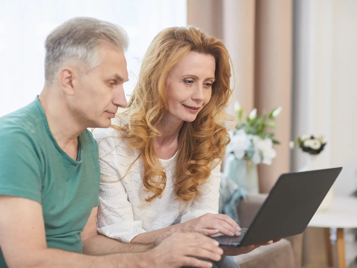 Pensionari la computer - Foto: Freepik