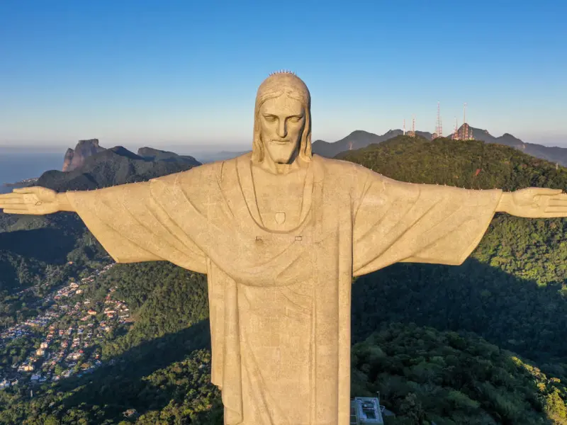 Statuia Cristos Mântuitorul din Rio de Janeiro /Grupo Cataratas