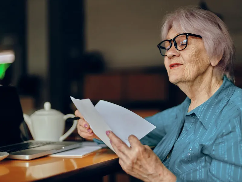 Care pensionari vor pierde bani la pensie la Mica Recalculare? E vorba de mii de lei foto: Freepik (fotografie cu caracter ilustrativ)