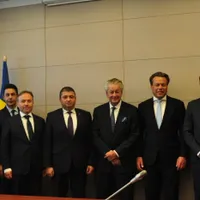 Ministrul Andrușcă, omul lui Liviu Dragnea, umăr la umăr cu patronul Damen/FOTO: damen.com