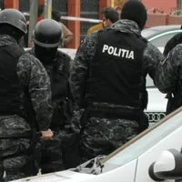 Polițiștii fac percheziţii într-un dosar de evaziune fiscală şi spălare de bani cu un prejudiciu de 4,2 milioane lei. / Foto: promptmedia.ro