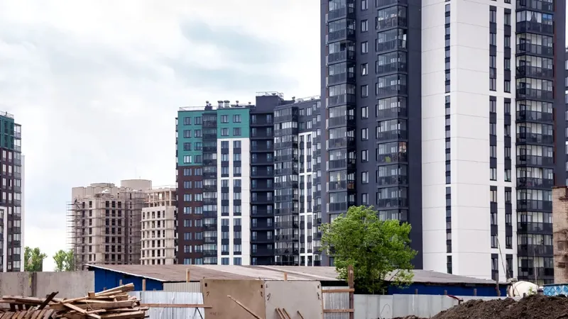 AMENDĂ de până la 1.000 lei pentru românii care locuiesc la bloc și ies cu cearșaful pe balcon - Foto: Profimedia Images (imagine cu rol ilustrativ)