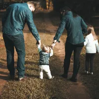 Familie cu copii- Foto: PEXELS PHOTOS/Vidal Balielo Jr.