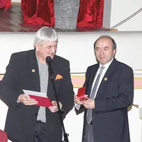 Tudorel Toader,  premiat în 2016 de către liceul „Unirea” din Focșani, în a cărui  revistă a scris texte laudative la adresa tovarășului Nicolae Ceaușescu