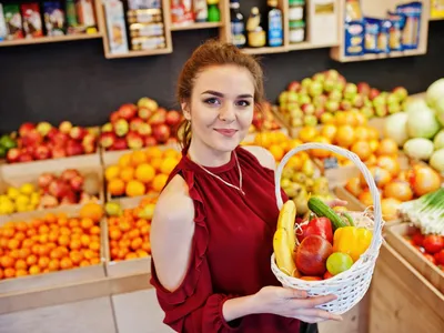 Femeie la magazin - Foto: Freepik (Imagine cu rol ilustrativ)