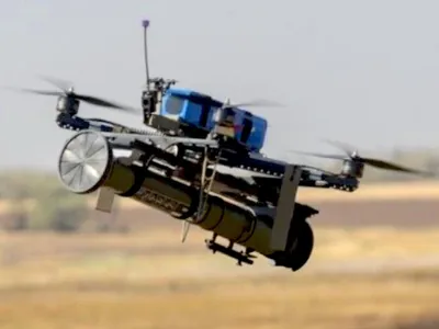 VIDEO Noua armă a Ucrainei care "rade" tot pe o rază de 100 de metri  Drone cu lansatoare de grenadă