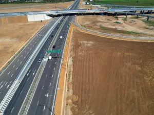 Foto: Lucrările sunt blocate pe Autostrada Soarelui