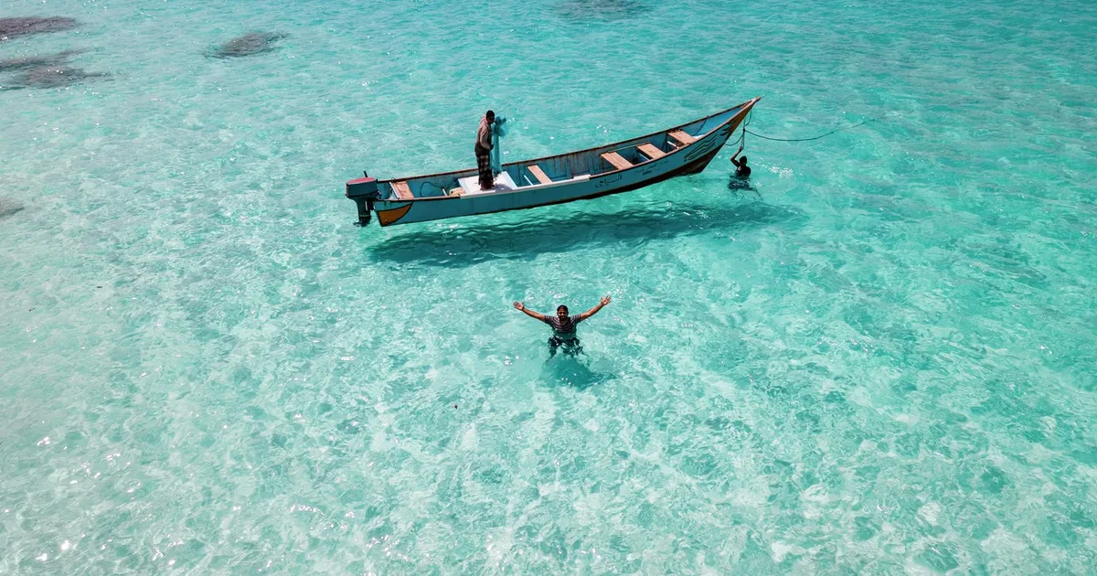 Turişti străini au rămas blocaţi pe o insulă pustie. Printre ei se află şi o româncă • Newsweek România