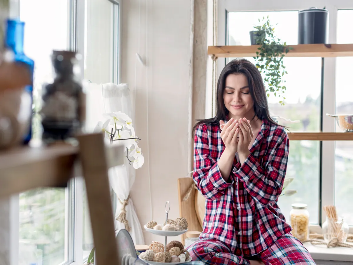 Femeie care se roagă - Foto: Freepik (Imagine cu rol ilustrativ)