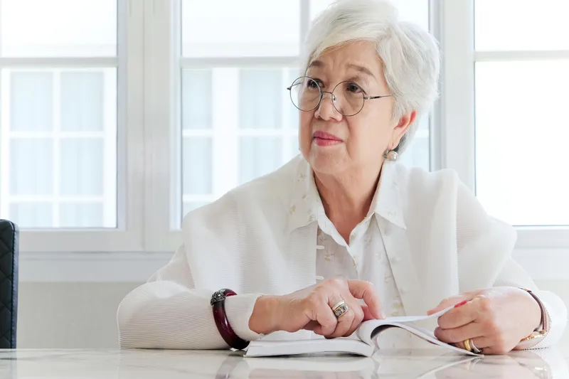 Pensionar interesat de pensii - Foto: Freepik