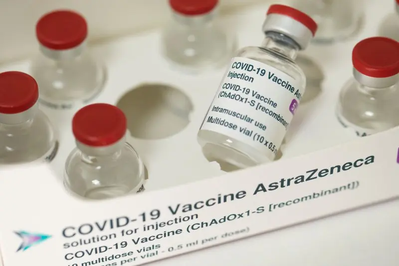 Au fost activate în platforma de programare noile cabinete pentru imunizarea cu vaccinul AstraZeneca/FOTO: Getty