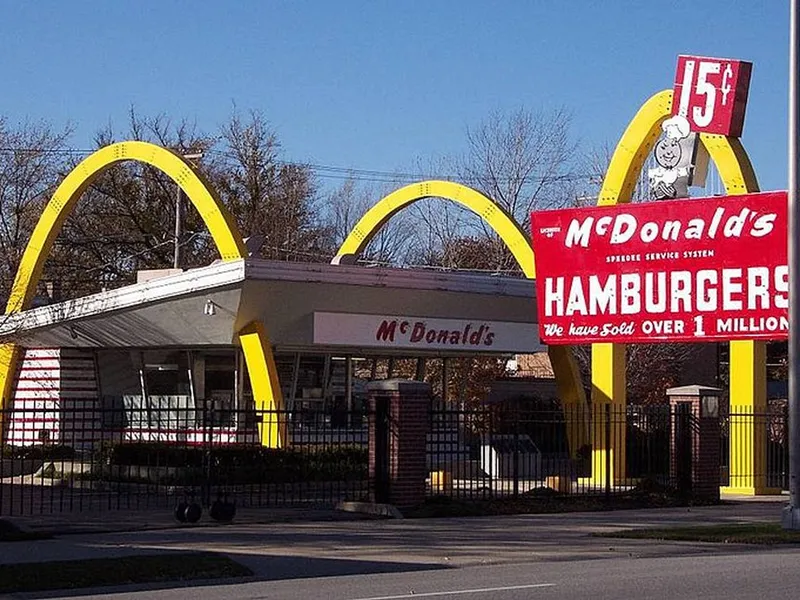 McDonald’s închide temporar birourile din SUA, în timp ce lanțul se pregătește pentru concedieri - Foto: Wikimedia/Bruce Marlin/CC BY-SA 2.5