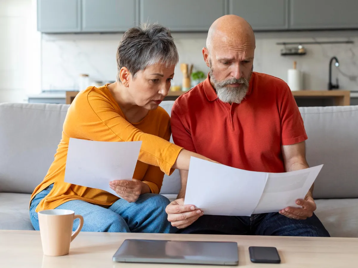 Pensionari îngrijorați al pensie - Foto: Freepik