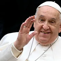 Papa Francisc le-a făcut o urare surpriză credincioșilor: „Duminică a Floriilor frumoasă!” Foto: Filippo MONTEFORTE / AFP