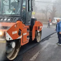 Primarul din Câmpina, cu Porsche de 110.000€ ca să verifice cum se asfaltează în campanie electorală - Foto: Arhiva / FB
