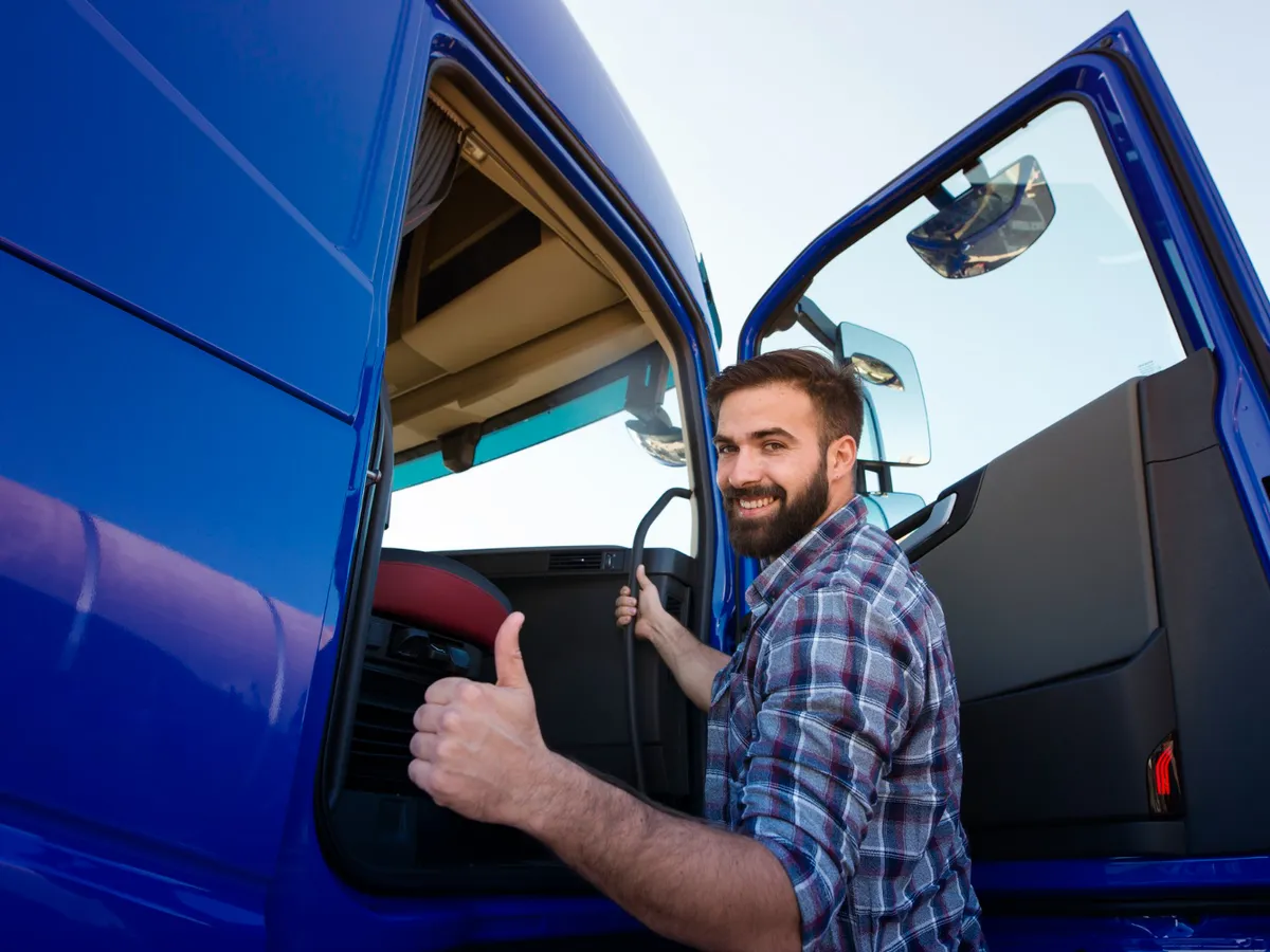 Șofer de camion - Foto: Freepik