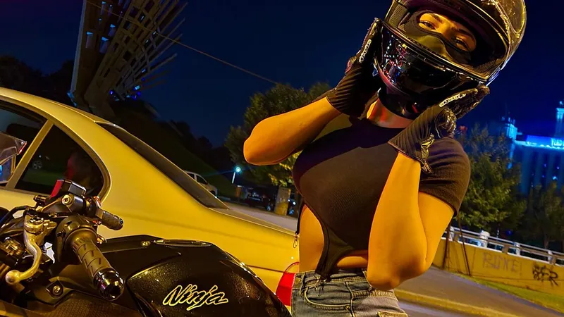 O bikeriță a căzut cu motocicleta pe Șos. Pipera-Tunari și a murit. Alexandra avea 35 de ani. / Foto: Alexandra Ștefan, Facebook