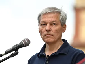 Dacian Cioloş a fost numit consilier onorific al preşedintelui interimar Ilie Bolojan - Foto: INQUAM PHOTOS / Alex Nicodim