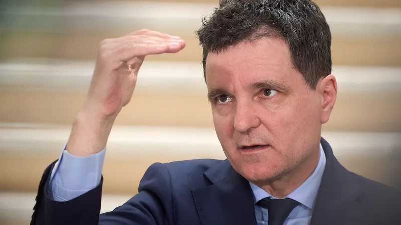 Dezbatere la Cotroceni. Nicușor Dan spune că îi va răspunde lui Matei Păun dacă devine președinte - Foto: Profimedia Images