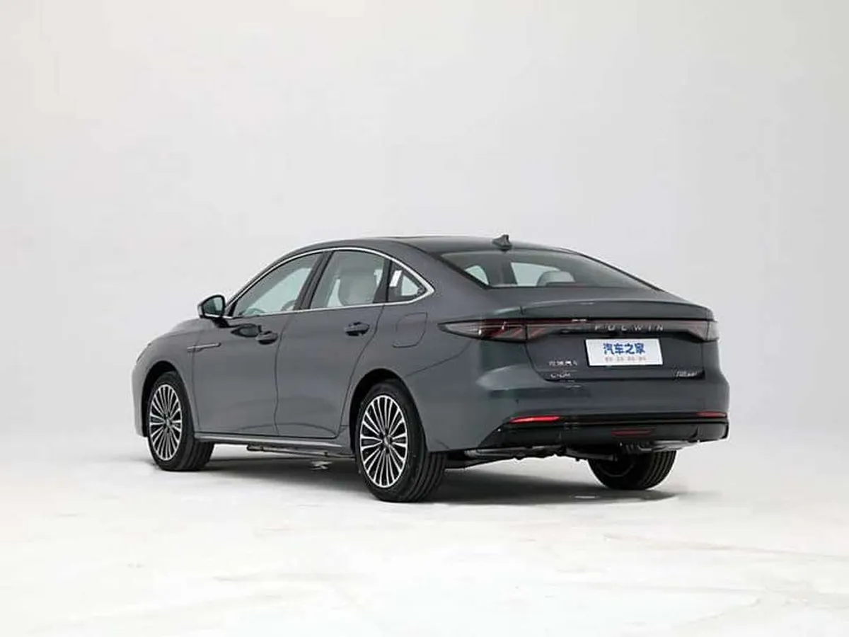 Chinezii dau lovitura! Mașina cât o Octavia care face 2.400 km cu un plin și costă 17.000 € - Foto: Chery