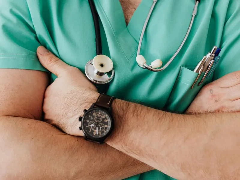 Medic cu stetoscop - Foto: Kamboopics
