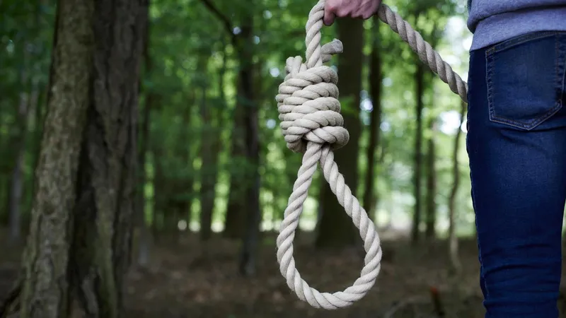 Tragedie fără margini în Satu Mare. Un tânăr și-a pus capăt zilelor în văzul tuturor. Ce l-a împins? - FOTO: Profimedia
