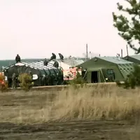 Rusia a mutat două armate și trei unități aeropurtate la frontiera de vest ca răspuns la acțiunile NATO  Foto: captură Youtube VOA