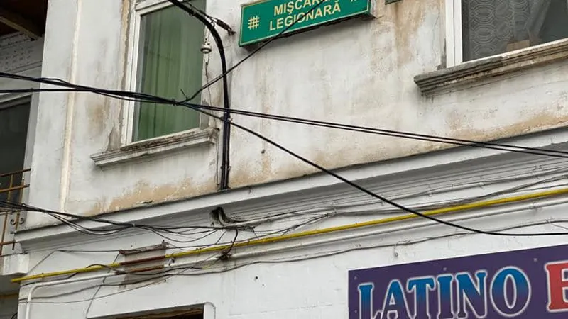 Plăcuță cu Mișcarea Legionară, în văzul lumii pe o stradă din Capitală, deși legea interzice. Sursă imagine: Facebook Silviu Vexler