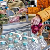 Coșul de cumpărături, din ce în ce mai scump -  Foto: Profimedia Images (Imagine cu rol ilustrativ)