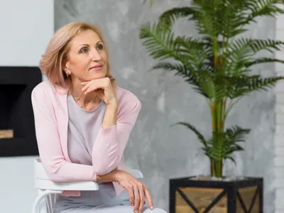 Pensionară la pensie - Foto: Freepik