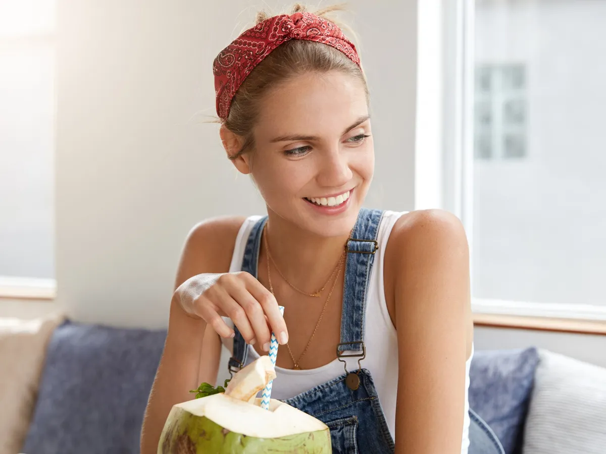 Kiwi, fructul din frigider care produce colagen și îți curăță colonul. Îl mănânci cu lingura - Foto: Freepik (imagine cu rol ilustrativ)