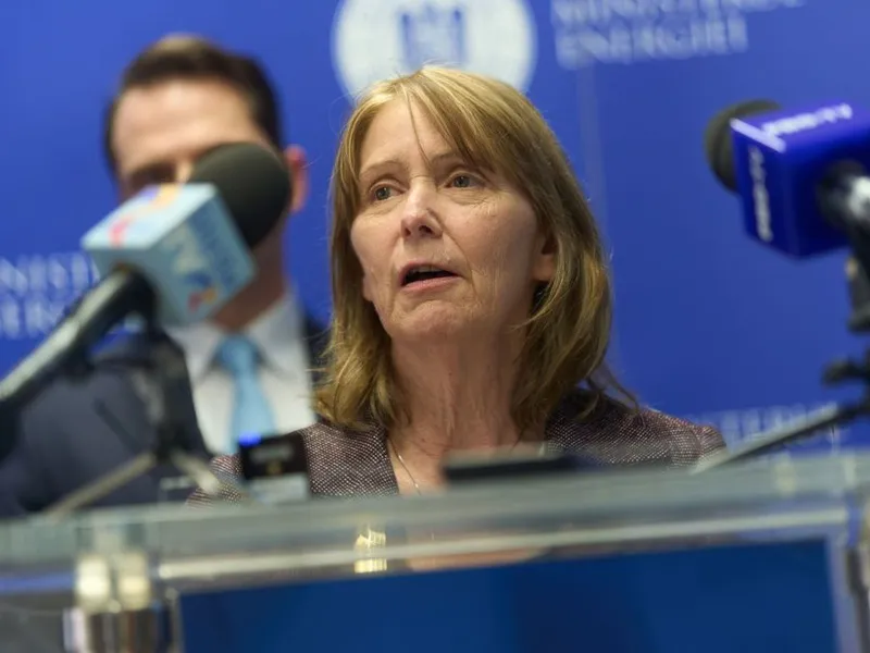 Kathleen Kavalec, ambasadorul Statelor Unite în România, vorbește în timpul ceremoniei de semnare a scrisorii de intenție între Lockheed Martin și compania românească Sinteza - Foto: Profimedia Images