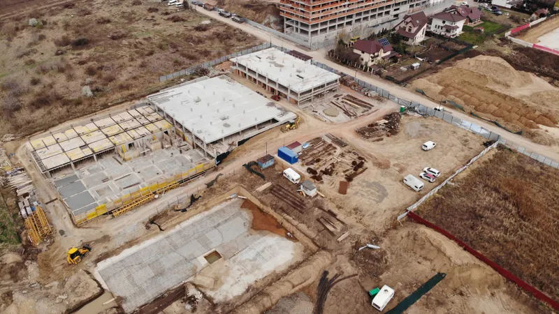 Un investitor s-a săturat să aștepte autorizația de la Chirica și a început să construiască ilegal/FOTO: ziaruldeiasi.ro