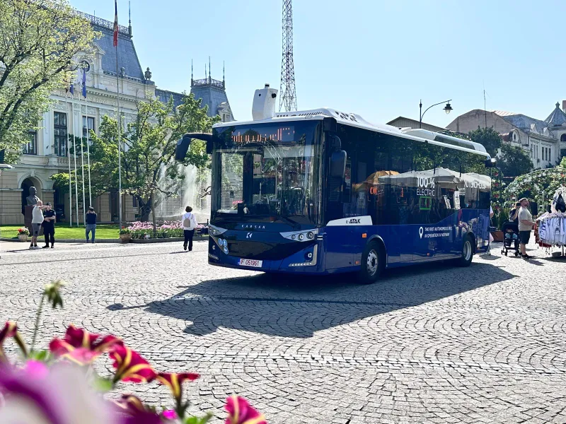 Premieră, în România! Un autobuz autonom, fără șofer, testat cu succes pe străzile din Iași - Foto: Anadolu Automobil Rom