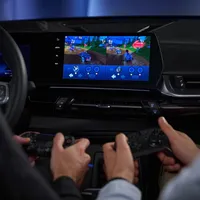 CES 2024 Mașinile, transformate în console de jocuri pe roți: split-screen și controllere - Foto: BMW