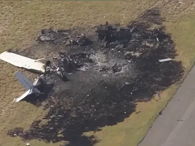 Accident aviatic cumplit în SUA. Două avioane s-au ciocnit în aer. Un mort și 3 răniți - Foto: X/ @sarcasm_scoop
