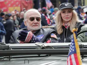 Ca în film. Ce spune astronautul „Buzz” Aldrin, 94 ani, după un an de căsătorie cu Anca Faur, 65 ani - Foto: Profimedia Images - Imagine cu rol ilustrativ