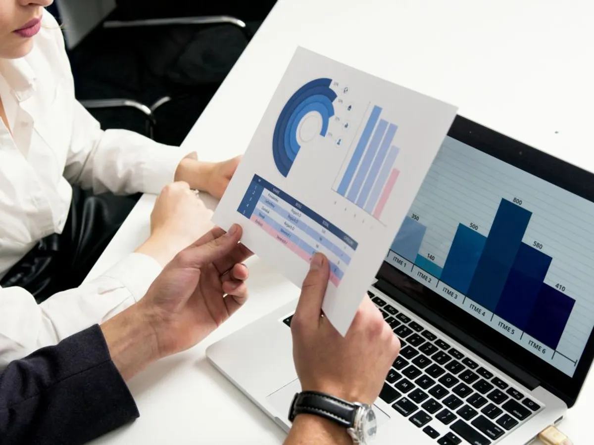 Curs BNR, 22 mai. Moneda euro se depreciază puţin, sub pragul psihologic de 5.10 lei - Foto: Pexels/Artem Podrez