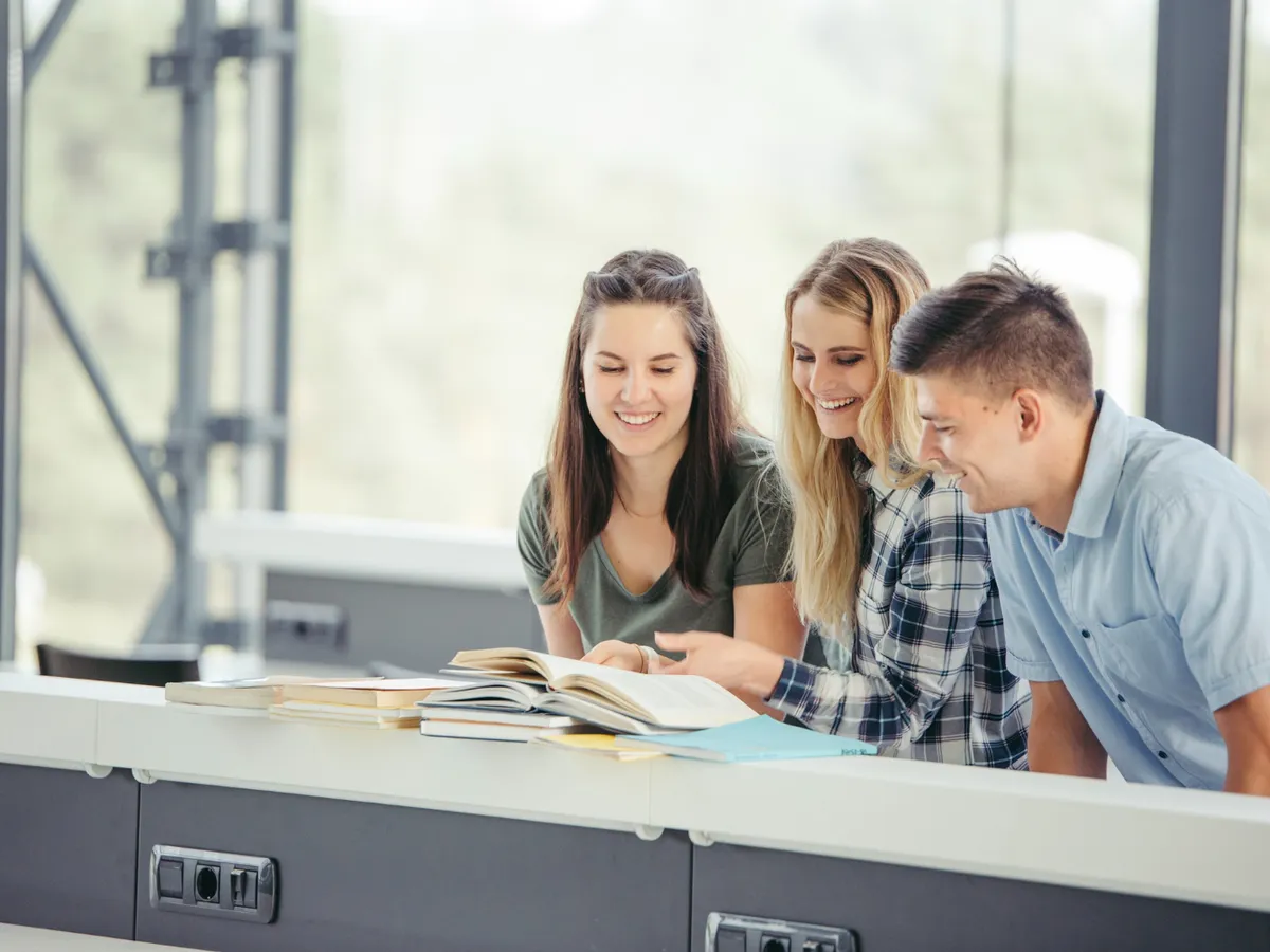 O ţară din UE ar putea să-i amendeze pe imigranţii care se retrag de la cursurile de limbă şi educaţie civică