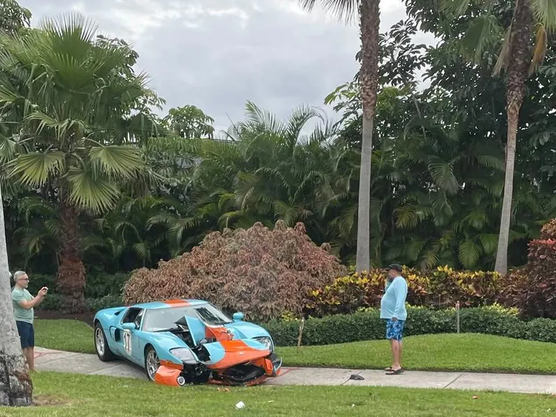 Ford GT de 700.000 $, făcut praf după achiziție. / Foto: John Peddie, Facebook