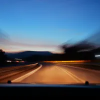 Un șofer aproape orb și-a înnoit permisul cu acte false. Fosta soție l-a turnat la poliție. / Foto: pexels.com